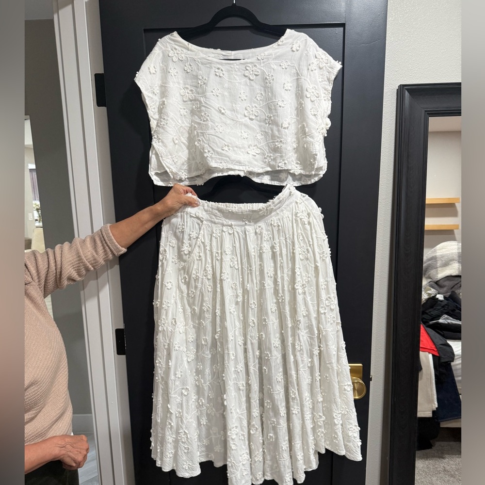 MARBLE White Floral Embroidered Skirt Set